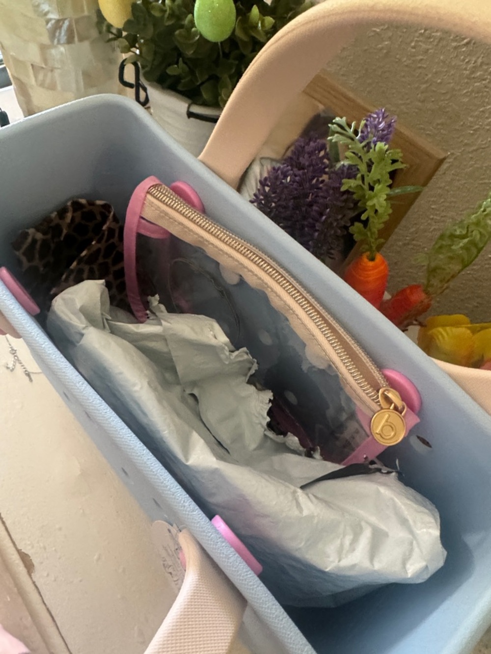 Hogg Tote with Pink Accents - Picture 5 of 5